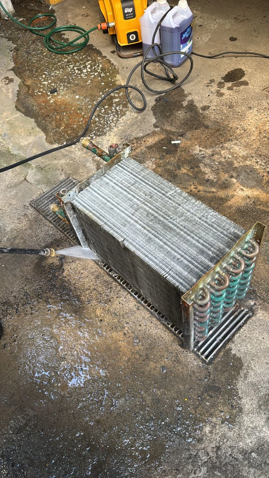 Trocador de fan coil após avanço da limpeza química